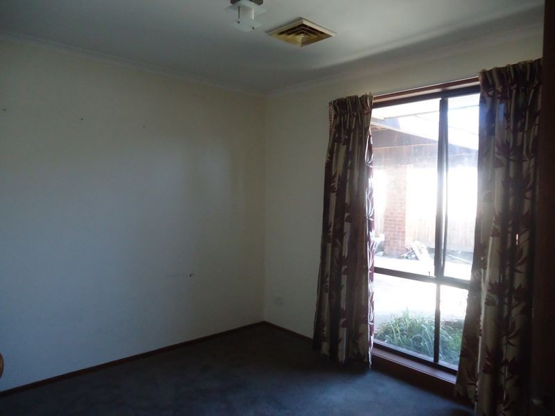 33 Adam Avenue, Hallam VIC 3803