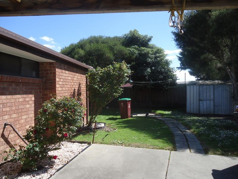 33 Adam Avenue, Hallam VIC 3803