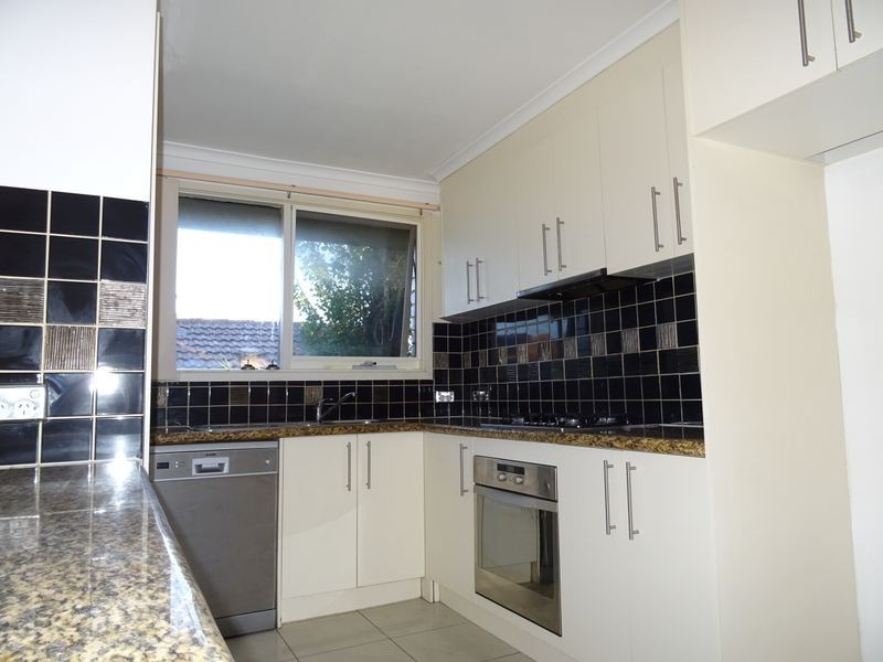 13 Rearden Close, Endeavour Hills VIC 3802