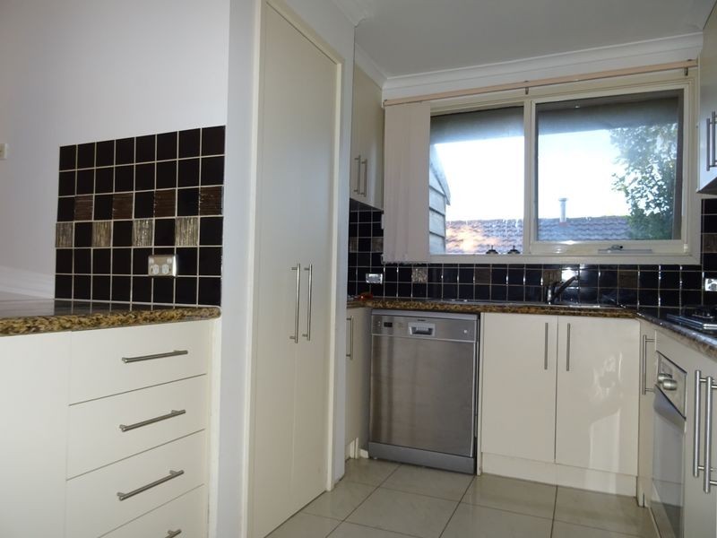 13 Rearden Close, Endeavour Hills VIC 3802