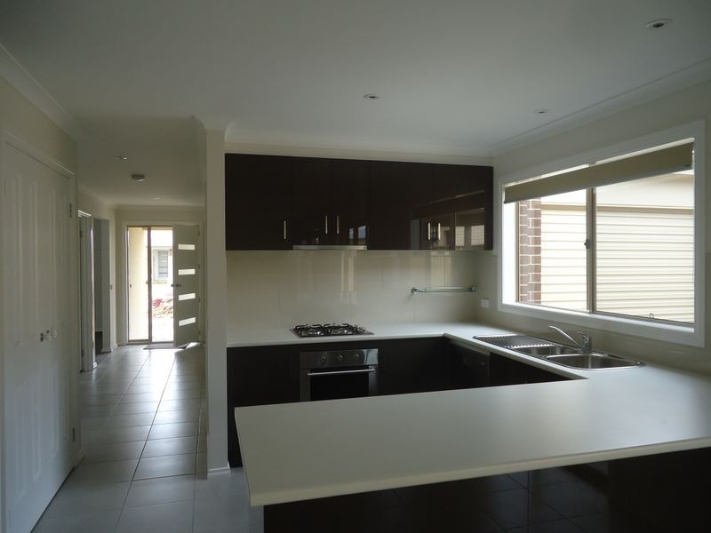 14 Naas Road, Clyde North VIC 3978