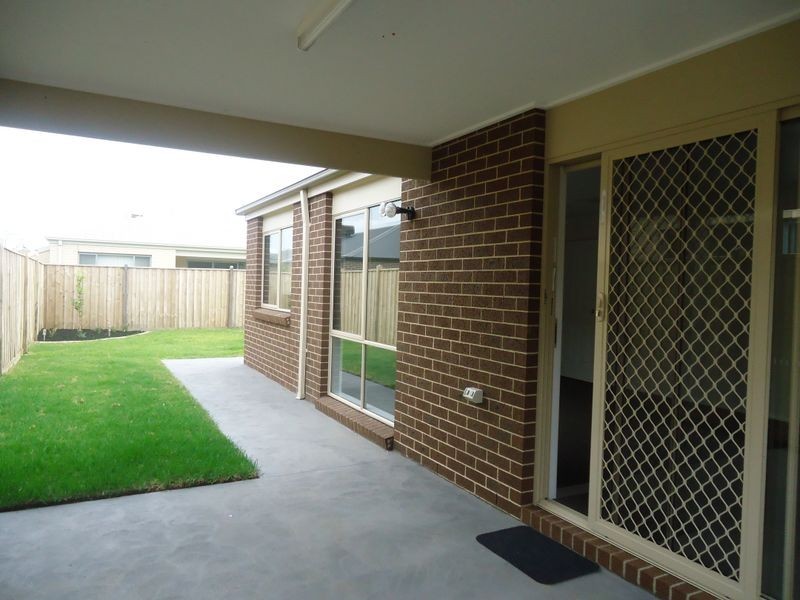 14 Naas Road, Clyde North VIC 3978