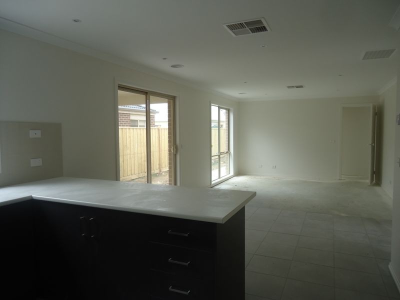 12 Naas Road, Clyde North VIC 3978