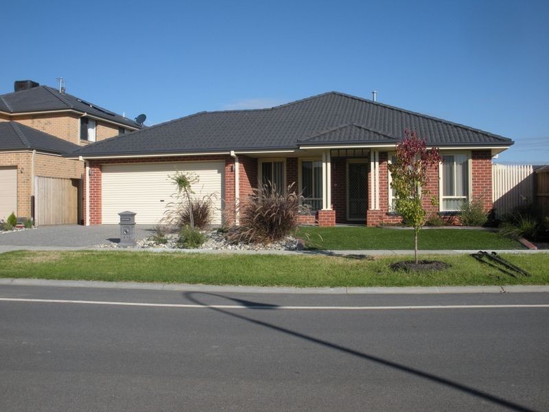 13 Grand Manor Drive, Berwick VIC 3806