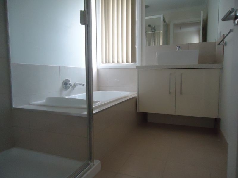 1/49 Benga Avenue, Dandenong VIC 3175