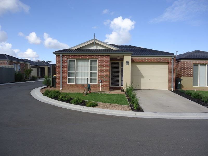 37 Southhampton Drive, Langwarrin VIC 3910