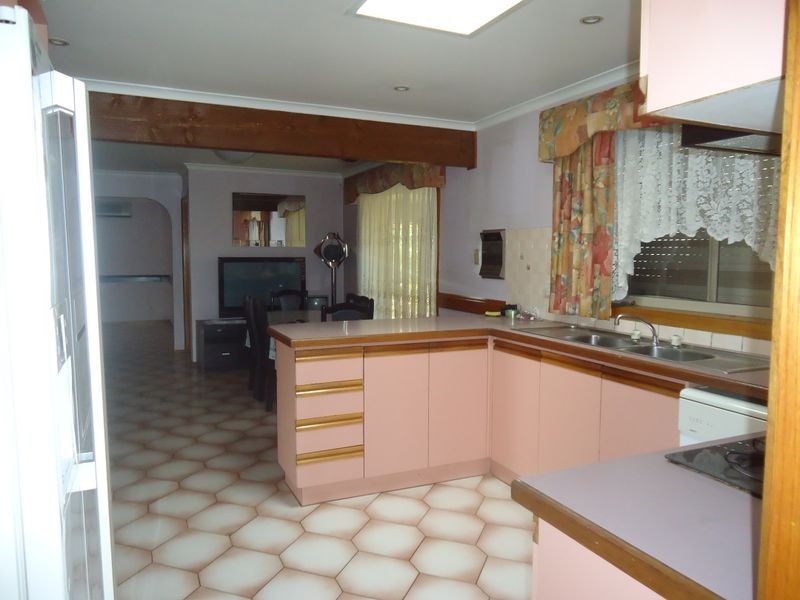 16 Springfield Drive, Narre Warren VIC 3805