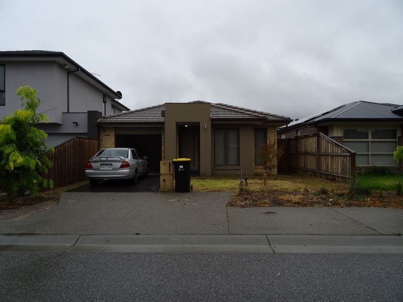 8 Dedina Walk, Dandenong VIC 3175