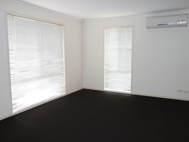 54 Preston Avenue, Endeavour Hills VIC 3802