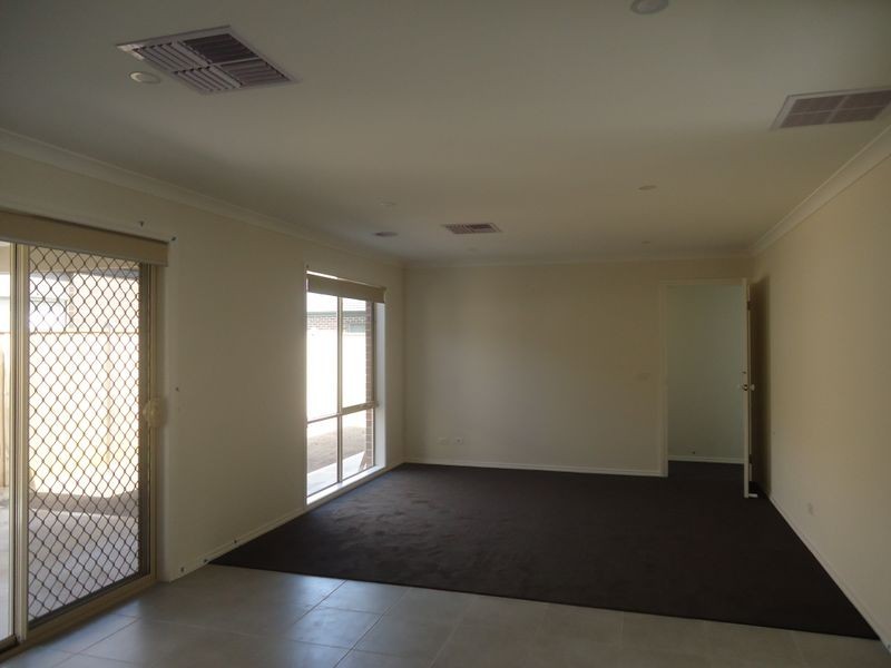 Lot  2817/22 Naas Road, Clyde North VIC 3978