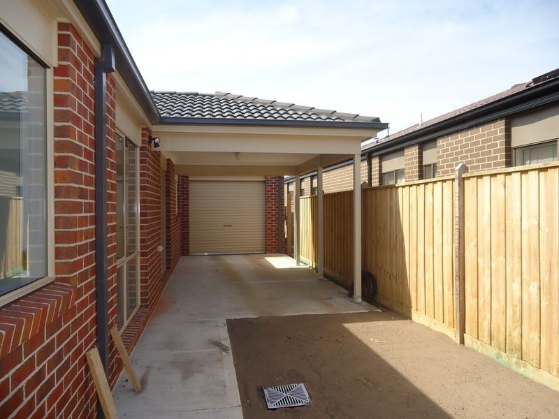 Lot  2817/22 Naas Road, Clyde North VIC 3978