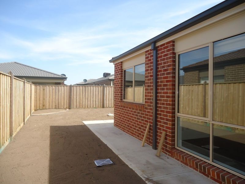Lot  2817/22 Naas Road, Clyde North VIC 3978