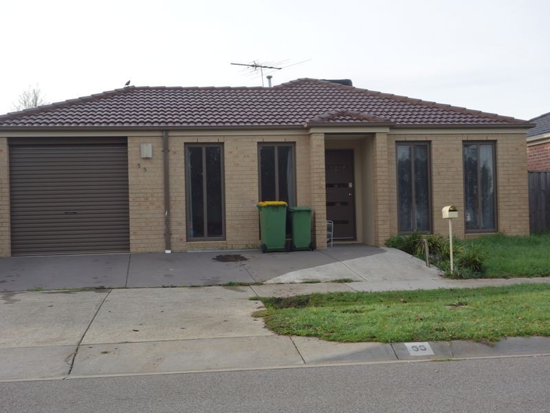 55 Fallingwater Drive, Pakenham VIC 3810