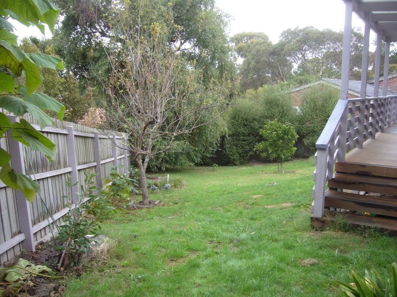 6 Coledale Close, Endeavour Hills VIC 3802