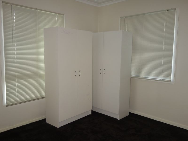 8 Laburnum Grove, Doveton VIC 3177