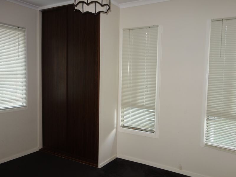 8 Laburnum Grove, Doveton VIC 3177