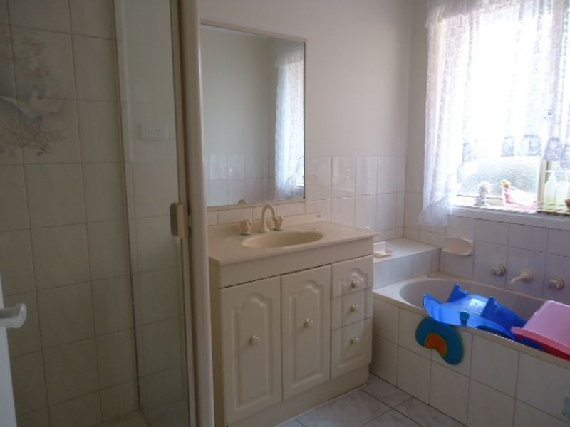 60 Saffron Drive, Hallam VIC 3803