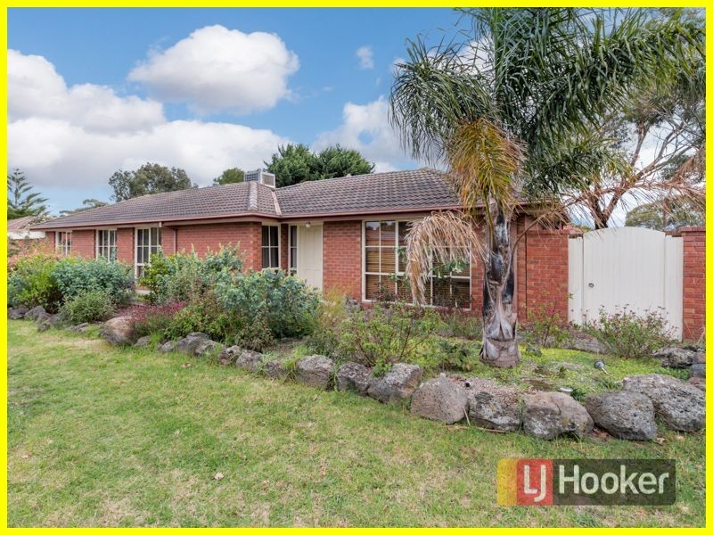 51 Kennington Park Drive, Endeavour Hills VIC 3802