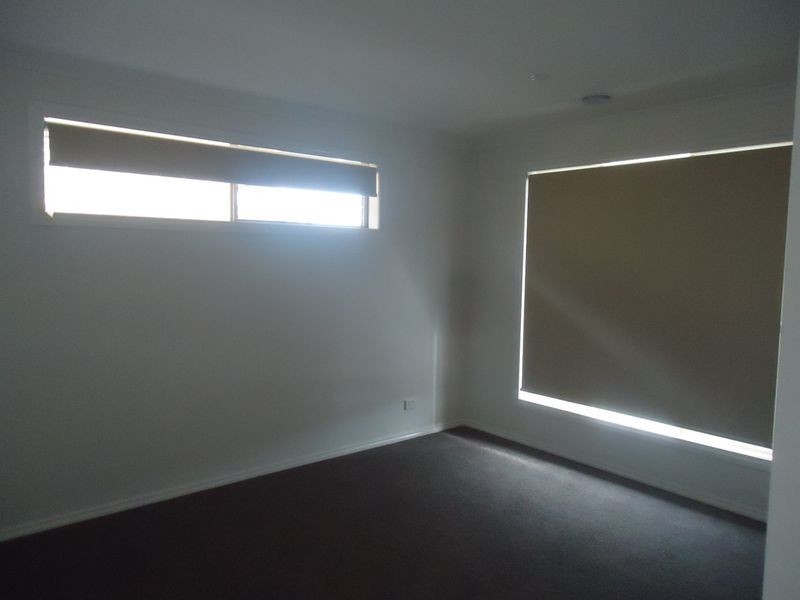 13 Campaspes Street, Clyde North VIC 3978