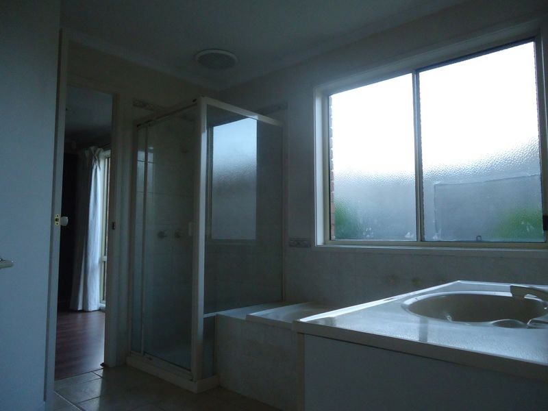 9 Hartsmere Drive, Berwick VIC 3806