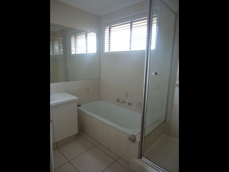 38 Narellan Drive, Hampton Park VIC 3976