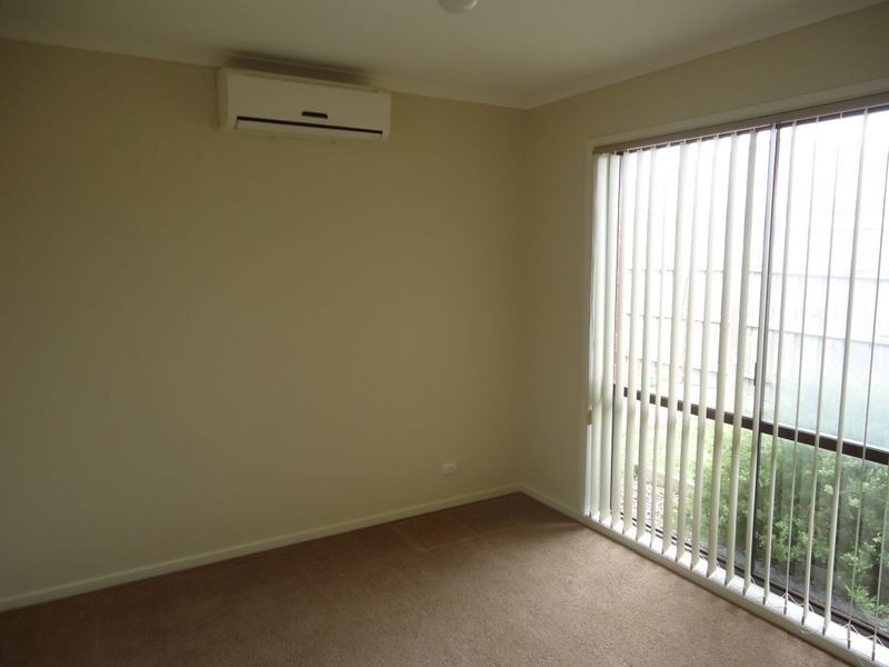 38 Narellan Drive, Hampton Park VIC 3976