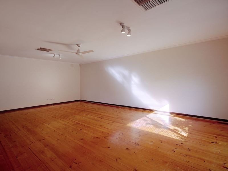 2 Roslyn Court, Dandenong North VIC 3175