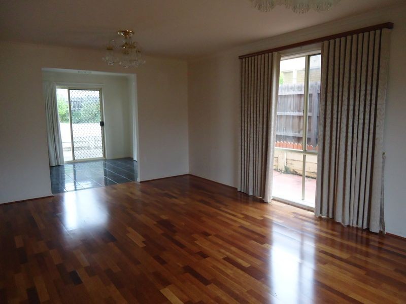 15 Erica Close, Endeavour Hills VIC 3802