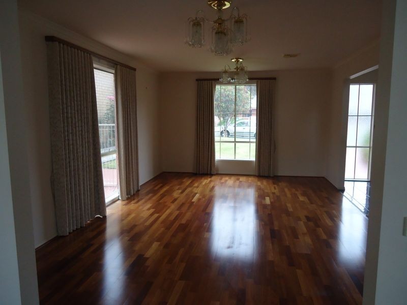 15 Erica Close, Endeavour Hills VIC 3802