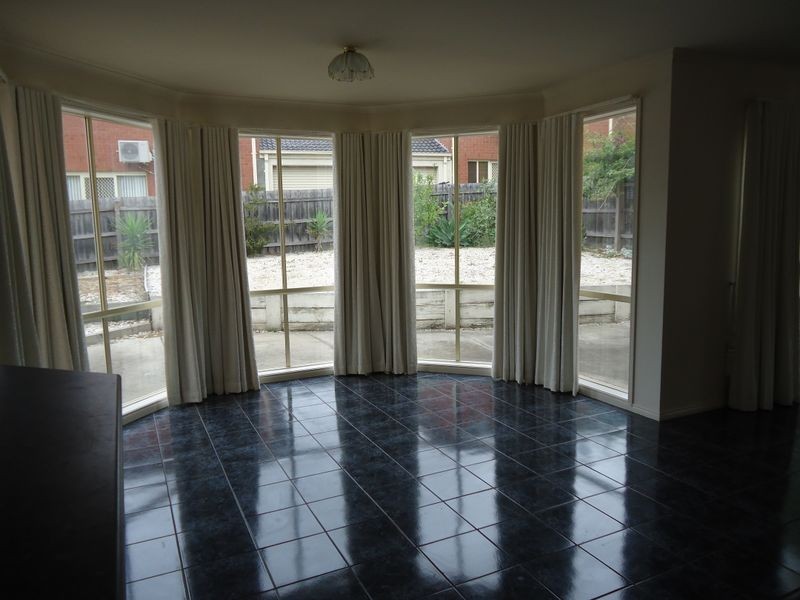 15 Erica Close, Endeavour Hills VIC 3802