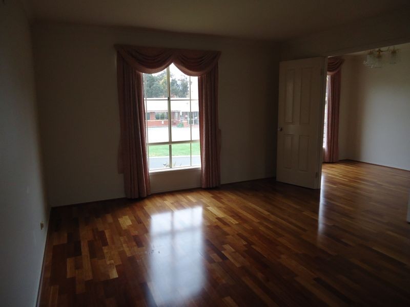 15 Erica Close, Endeavour Hills VIC 3802