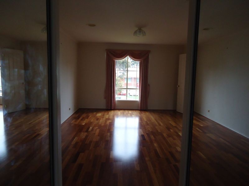 15 Erica Close, Endeavour Hills VIC 3802