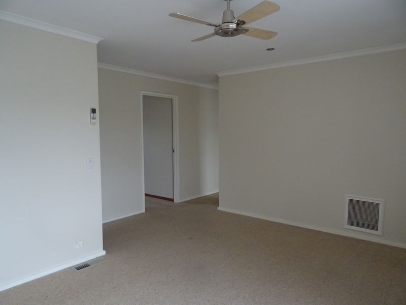 2 Whitestone Court, Endeavour Hills VIC 3802