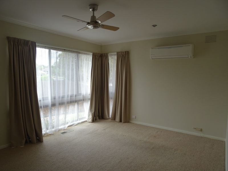 2 Whitestone Court, Endeavour Hills VIC 3802