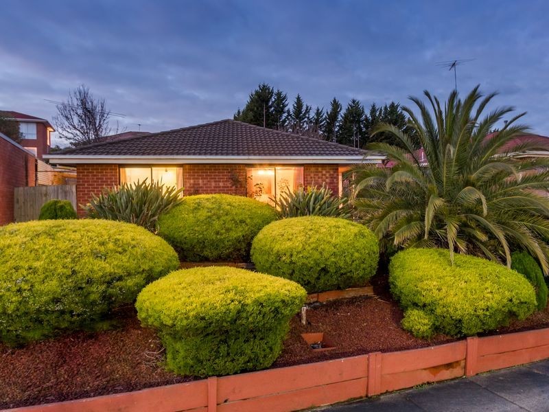 18 Temby Close, Endeavour Hills VIC 3802