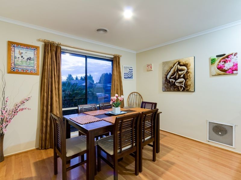 18 Temby Close, Endeavour Hills VIC 3802