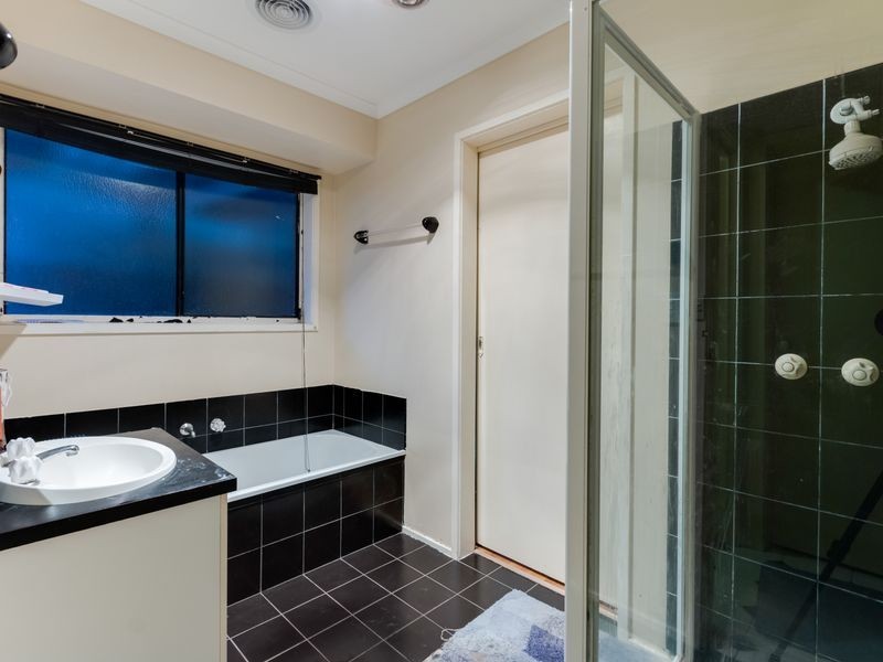 18 Temby Close, Endeavour Hills VIC 3802