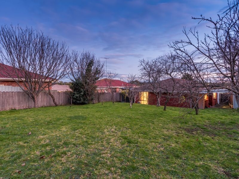 18 Temby Close, Endeavour Hills VIC 3802