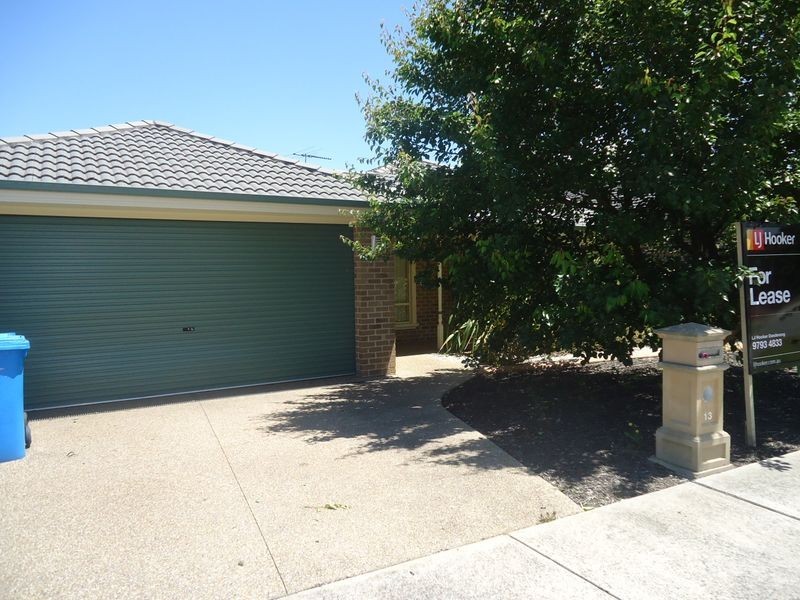 13 Atkinson Drive, Berwick VIC 3806