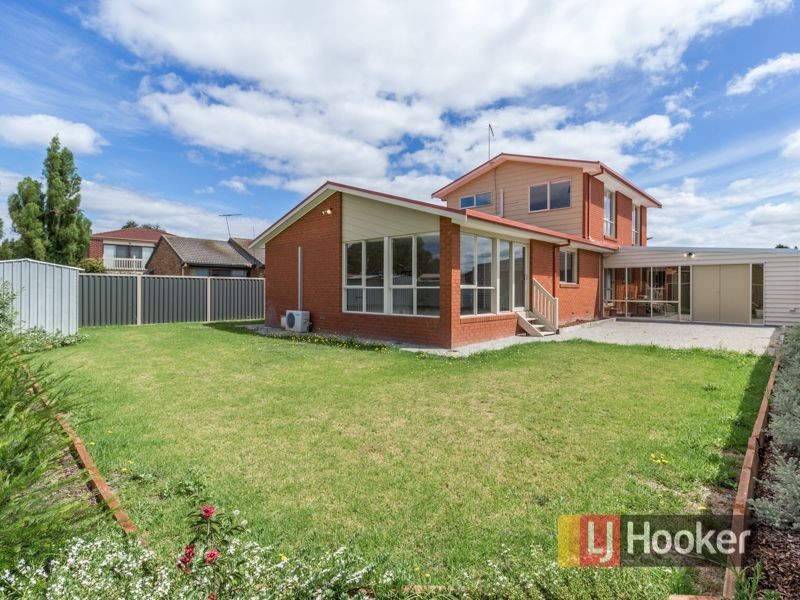 64 David Collins Drive, Endeavour Hills VIC 3802