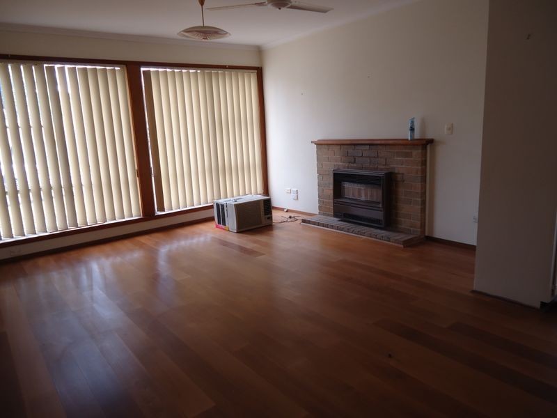 6 Conferta Crescent, Doveton VIC 3177