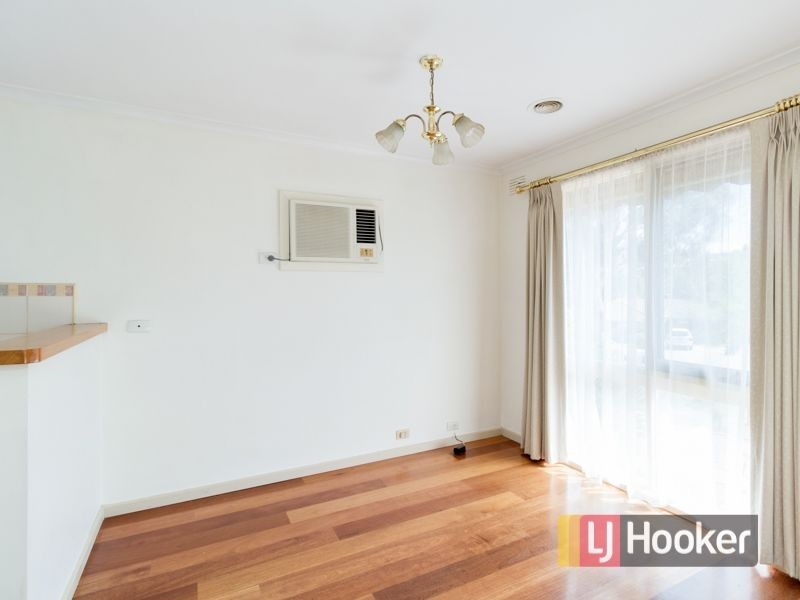 30 Sydney Parkinson Avenue, Endeavour Hills VIC 3802