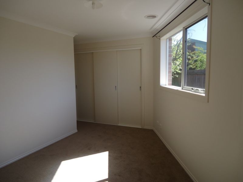 4/24 Hughes Crescent, Dandenong North VIC 3175