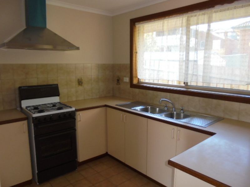 2/41 David Collins Drive, Endeavour Hills VIC 3802