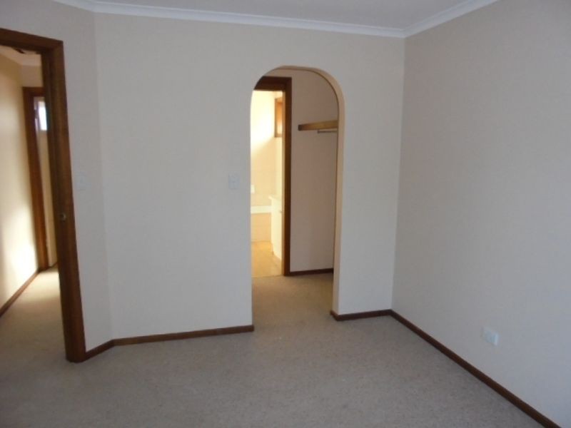 2/41 David Collins Drive, Endeavour Hills VIC 3802