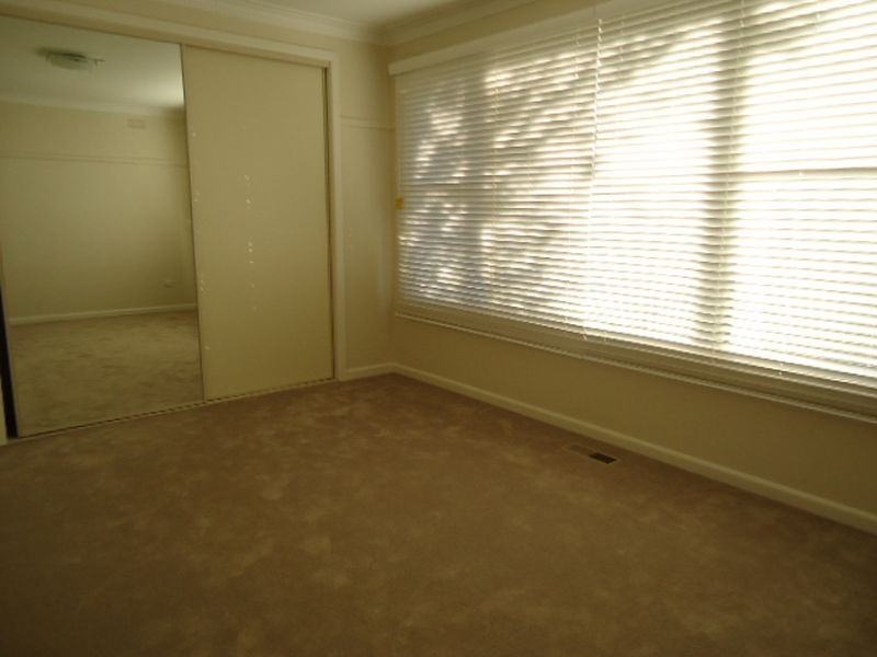 6 Somerville Road, Hampton Park VIC 3976