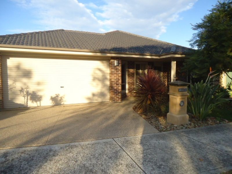 27 Montpelier Drive, Berwick VIC 3806