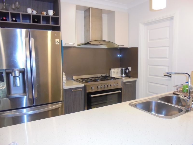 10 Featherbrook Circuit, Cranbourne North VIC 3977