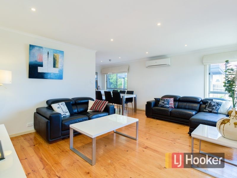 42 Matthew Flinders Avenue, Endeavour Hills VIC 3802
