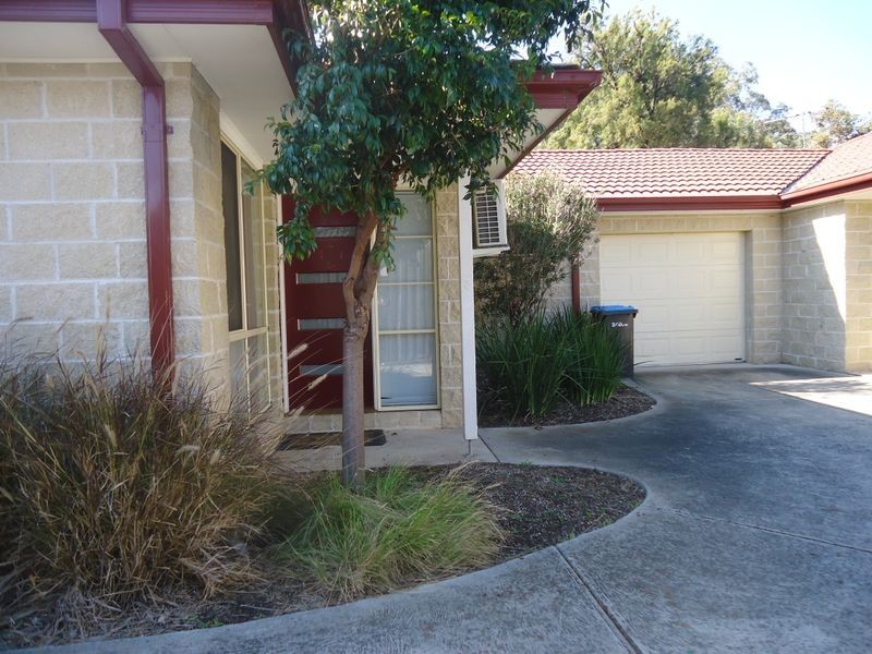 2/17 The Ridge West, Knoxfield VIC 3180